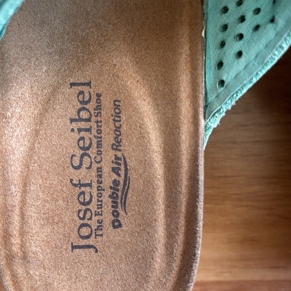 Size 7 Josef Seibel turquoise color sandal - Picture 2 of 7